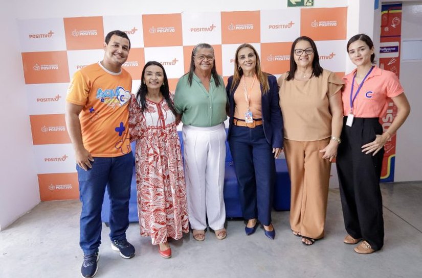 Prefeita Tia Júlia fortalece parceria com colégio da rede privada