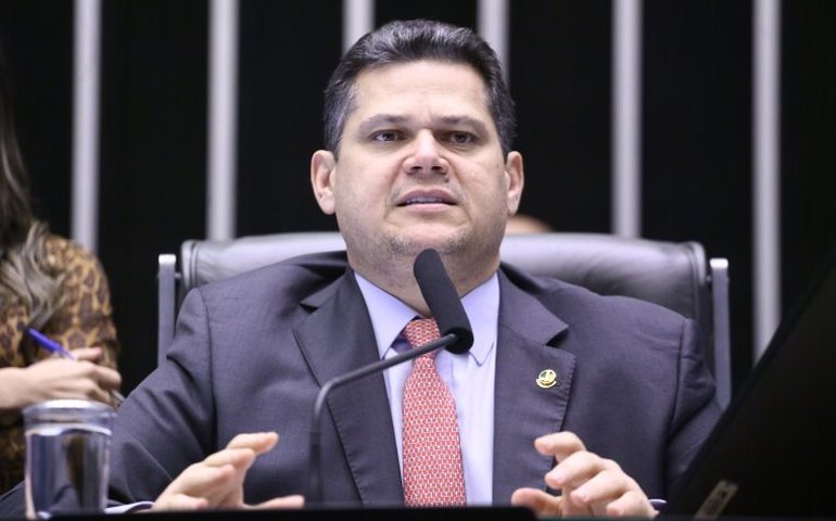 Alcolumbre pauta PEC do Marco Temporal um dia antes de julgamento do STF