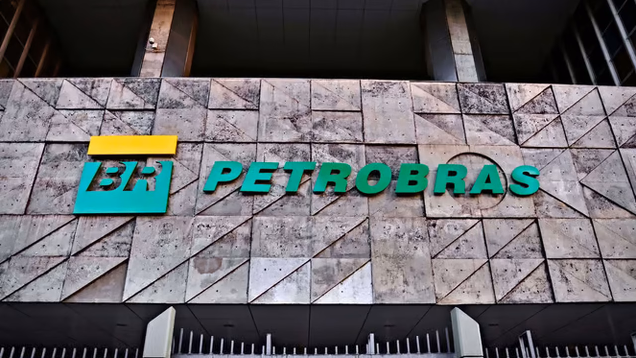 Preço médio do QAV cai 3,7% a partir desta segunda, dia 1º, avisa Petrobras