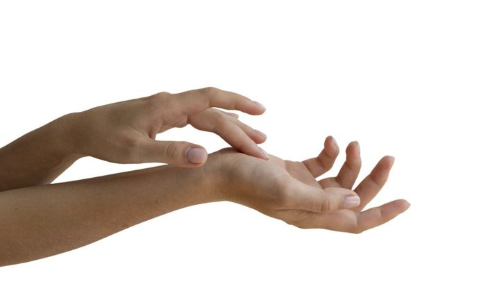 Cirurgia da mão ganha espaço na ortopedia e casos aumentam entre quedas, esportes e acidentes domésticos