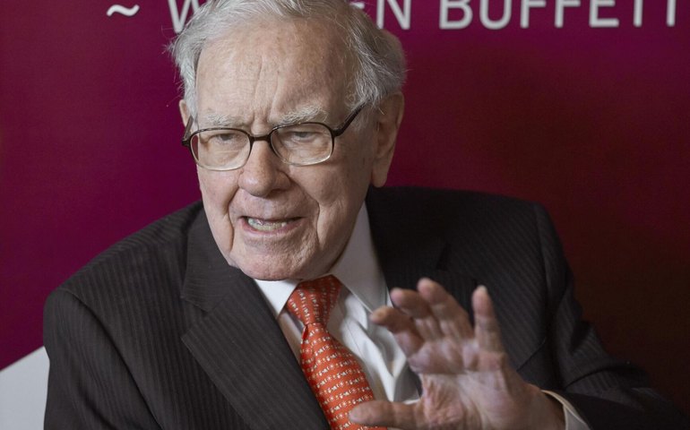 Bilionário Warren Buffett chama a introdução de tarifas dos EUA de 'ato de guerra'