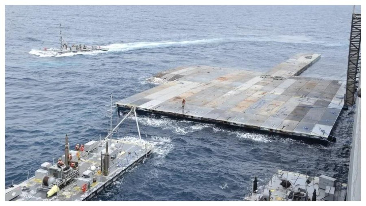 Cais flutuante dos EUA em Gaza que custou R$ 1,6 bilhão falha em distribuir ajuda por falta de logística