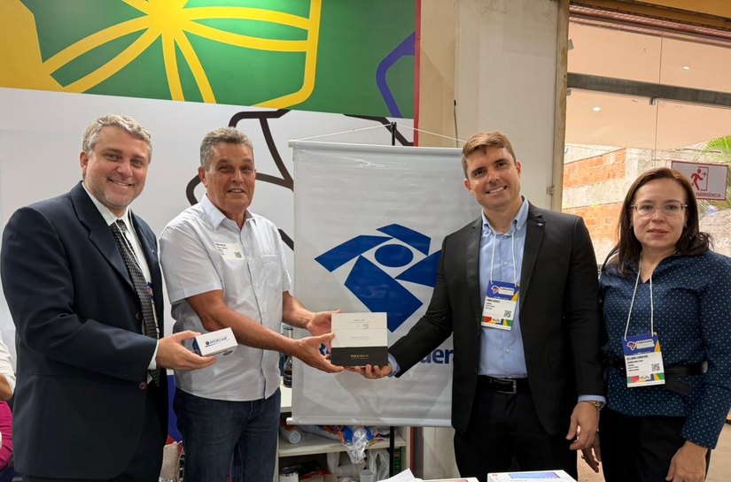 Prefeito de Branquinha participa de Caravana Federativa e recebe equipamentos da Receita Federal