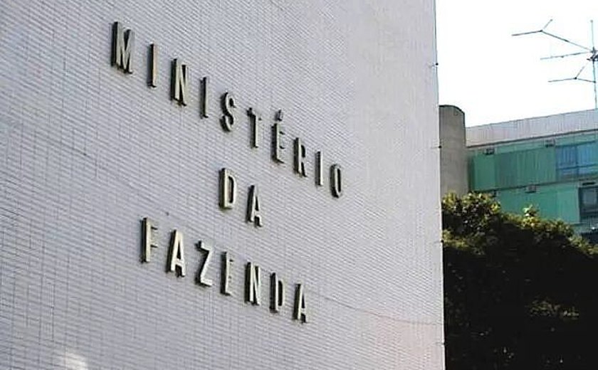 Ministério da Fazenda vai ao TCU para não cumprir piso da Saúde em 2023