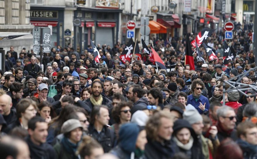 Trabalhadores vão às ruas na Ásia e na Europa no 1º de maio em grandes protestos