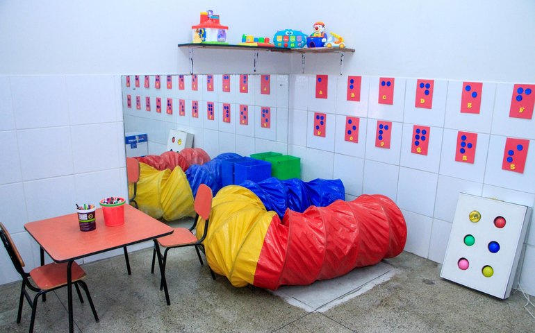 Secretaria de Educação entrega reforma do Centro Educacional Cyro Accioly nesta segunda-feira