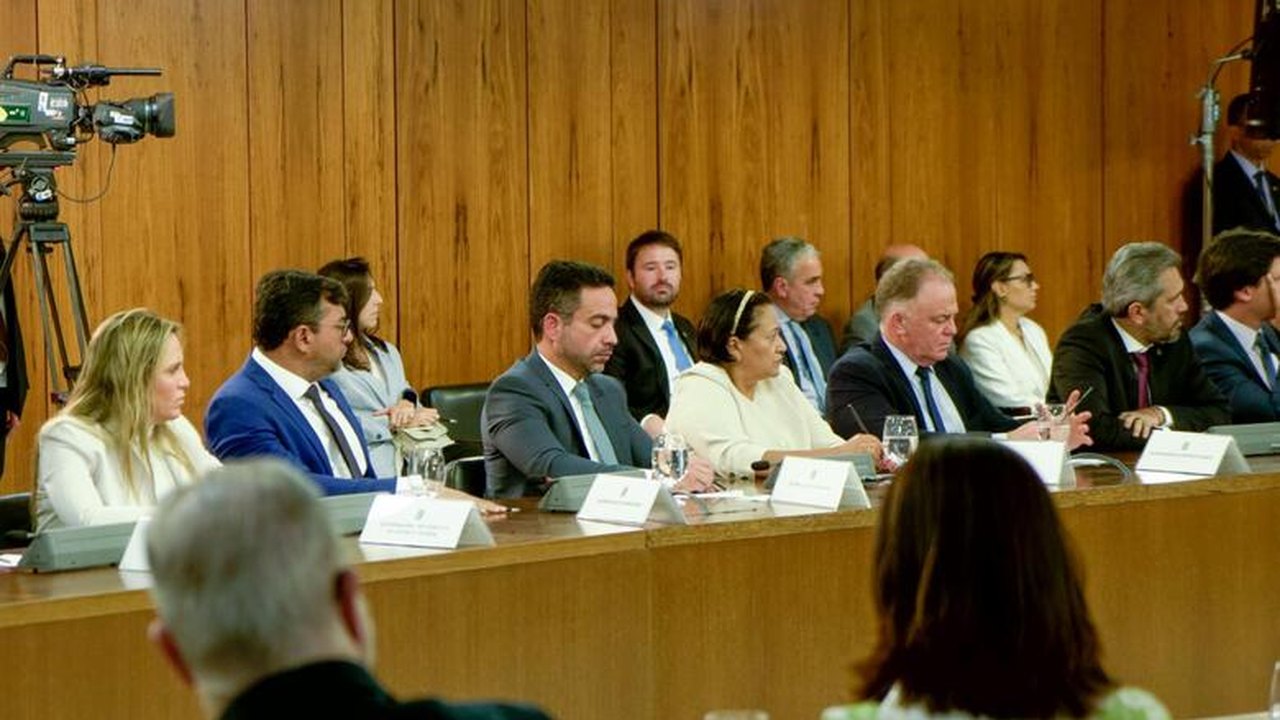 Em reunião com o presidente, Paulo cobra punição dos envolvidos nos atos terroristas