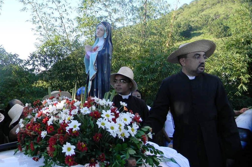 União: católicos celebram dia de pentecostes com grande romaria