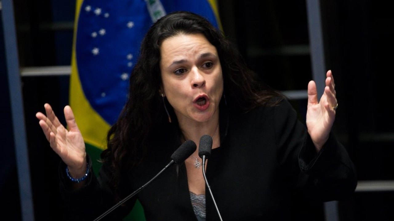 Janaina associa Marcos Pontes a Lula após apoio de Bolsonaro a ex-ministro