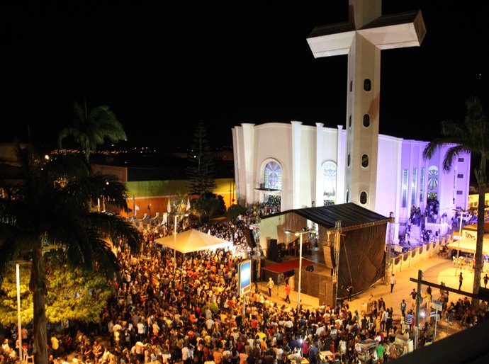 Multidão no 1º dia do Novenário de Nossa Senhora do Bom Conselho