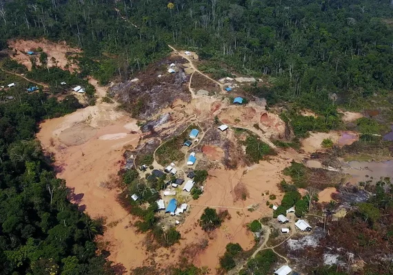 Cinco garimpeiros morrem em confronto durante ação do Ibama em terra indígena