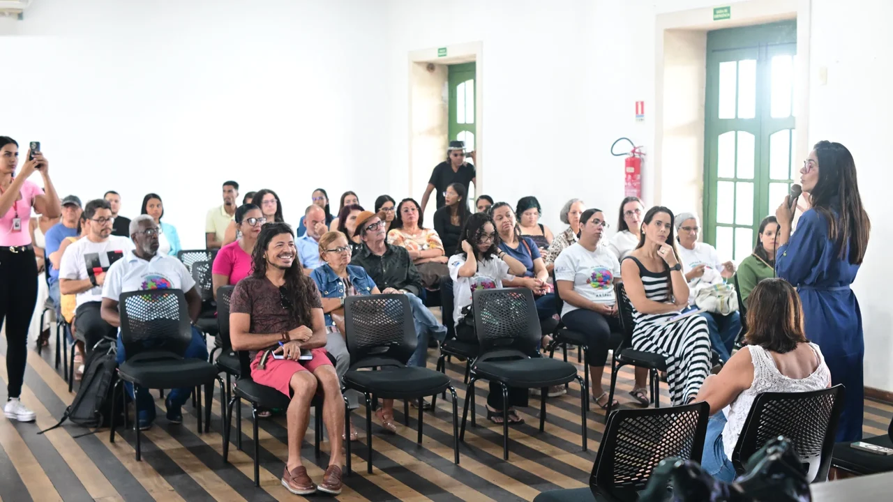 Secretaria de Cultura de Penedo reúne artesãos para discutir o fortalecimento do setor