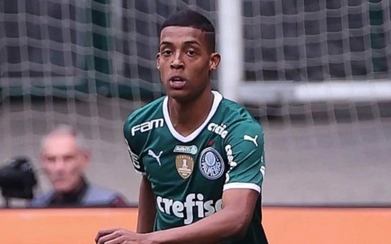 Polivalente, Vanderlan se destaca no Palmeiras e vira reserva de Piquerez