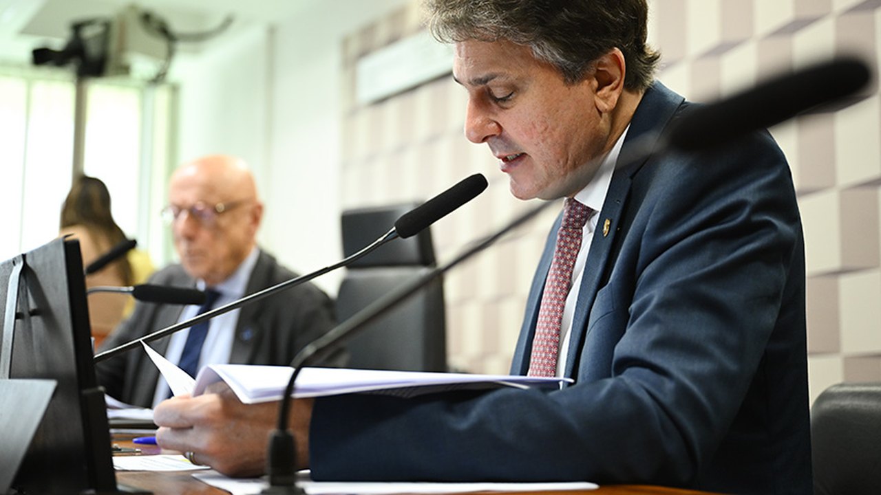 Ônibus escolar rural poderá atender outros alunos e professores, aprova CE