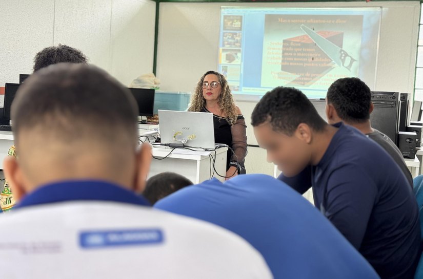 Adolescentes em medidas socioeducativas são preparados para o mercado de trabalho