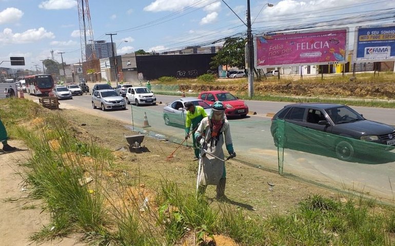 Via Bela volta à Avenida Menino Marcelo com serviços de limpeza e manutenção