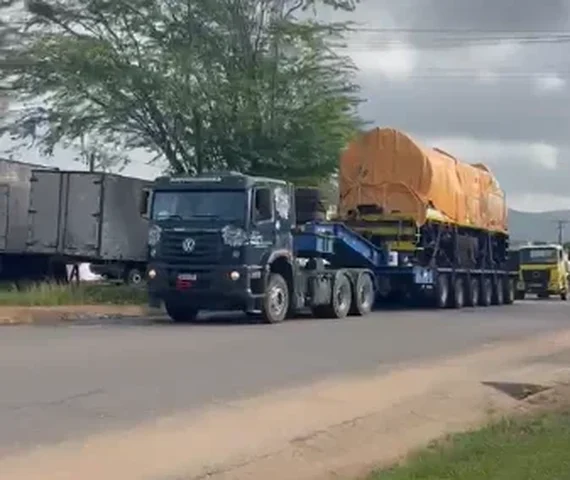 VÍDEO: Vagões do VLT chegam a Arapiraca e marcam nova etapa de projeto viabilizado por Renan Filho