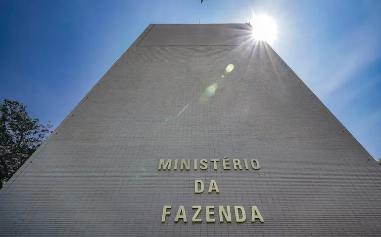 Pacote de corte de gastos será apresentado a ministérios nesta terça