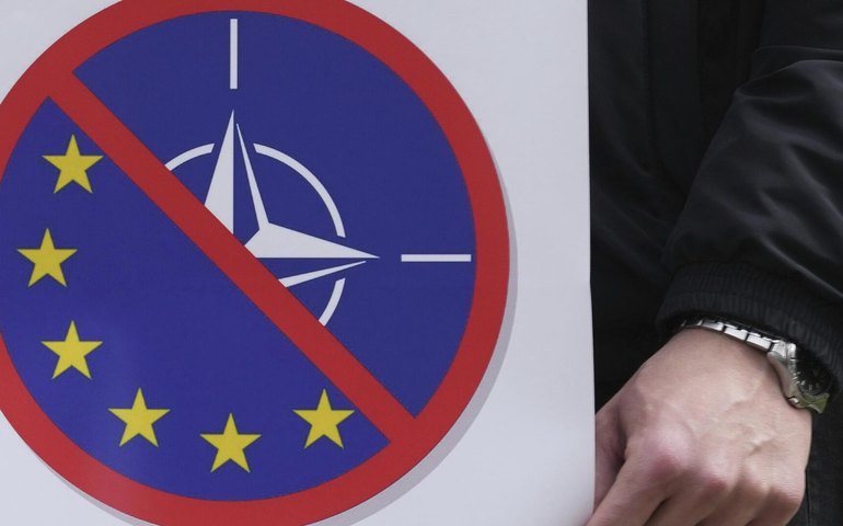 Com conflitos internos graves, OTAN e UE já de fato não existem, aponta analista