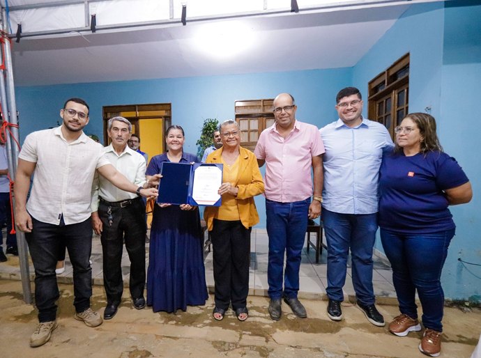 Tia Júlia assina Ordem de Serviço para drenagem e pavimentação do Loteamento Canaã