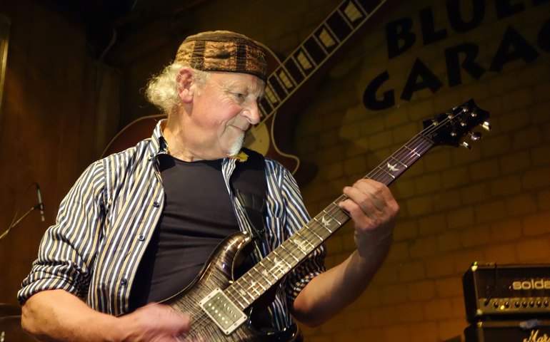 Martin Barre lança álbum com releituras de sucessos do Jethro Tull