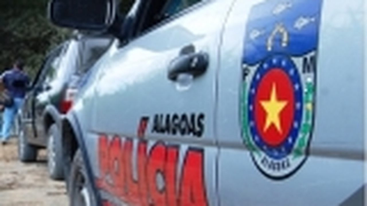 PM recupera veículo roubado e apreendem arma de fogo
