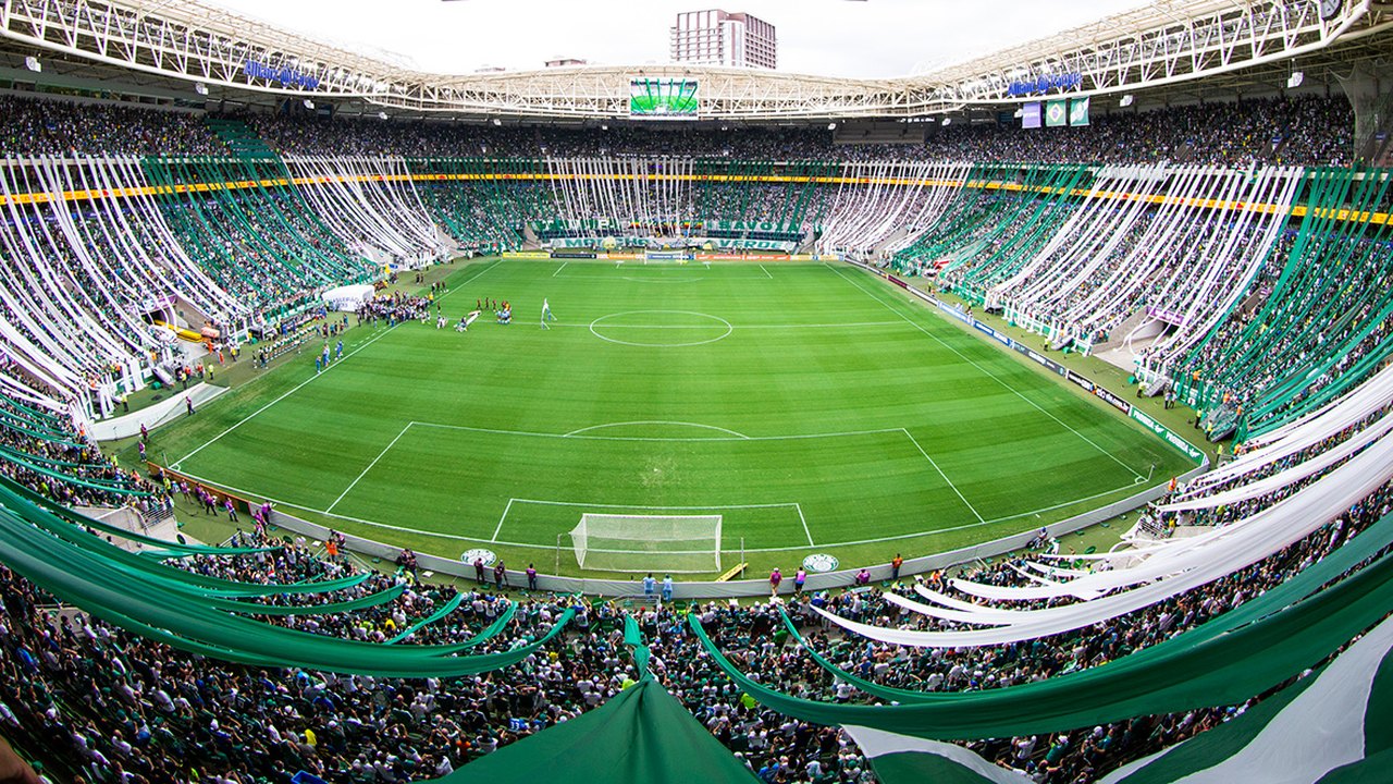 Allianz Parque tem mutirão contra miçangas no campo em show de Taylor Swift e críticas de Abel