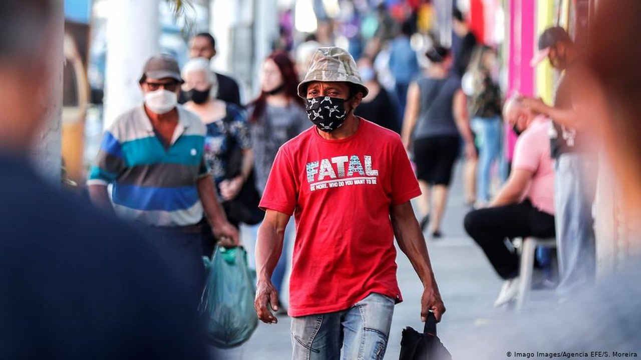 Pandemia deve derrubar a classe média brasileira