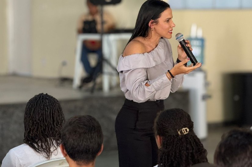 No interior, o Ministério Público leva debates sobre violência doméstica para escolas e instituições