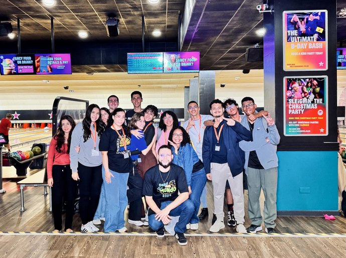 Onde o mar abraça o futuro: estudantes alagoanos redescobrem o horizonte em Worthing