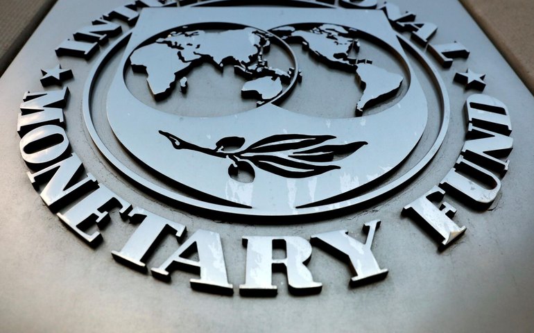 FMI libera US$ 2 bilhões para Argentina após primeira revisão de acordo estendido