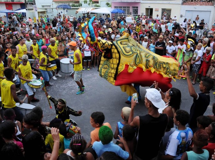 Diversidade cultural marca folia na Praça Moleque Namorador