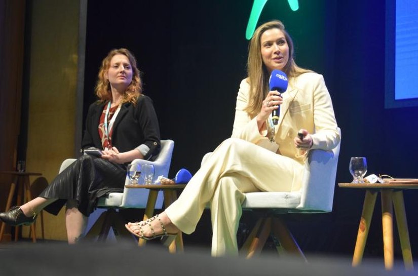 Conselheira Renata Calheiros apresenta painel no evento Gazeta Summit