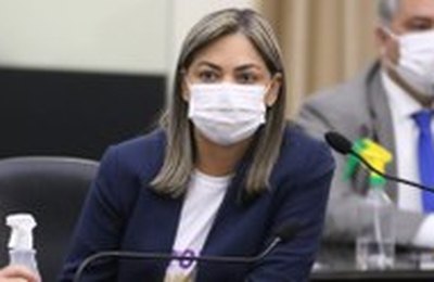 Flávia Cavalcante solicita construção de muro em escola de São Luís do Quitunde