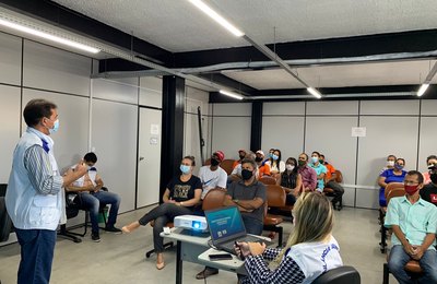 Vigilância Sanitária capacita profissionais de laticínios sobre boas práticas