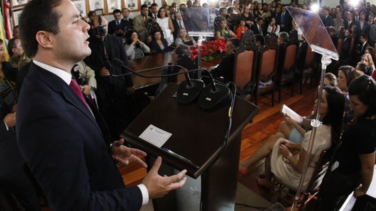Governador condena nepotismo e exige empenho de todos