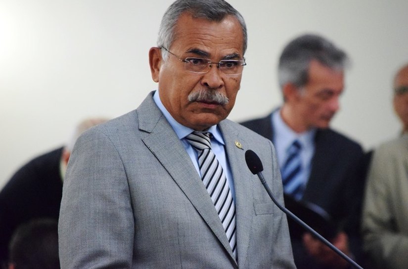 Tarcizo Freire parabeniza Detran pela implantação da CNH Digital em Alagoas