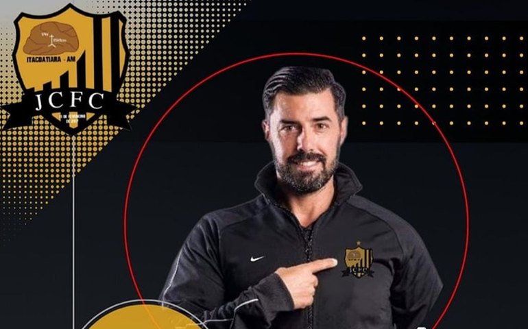 Justiça solta técnico preso por suspeita de injúria racial após jogo