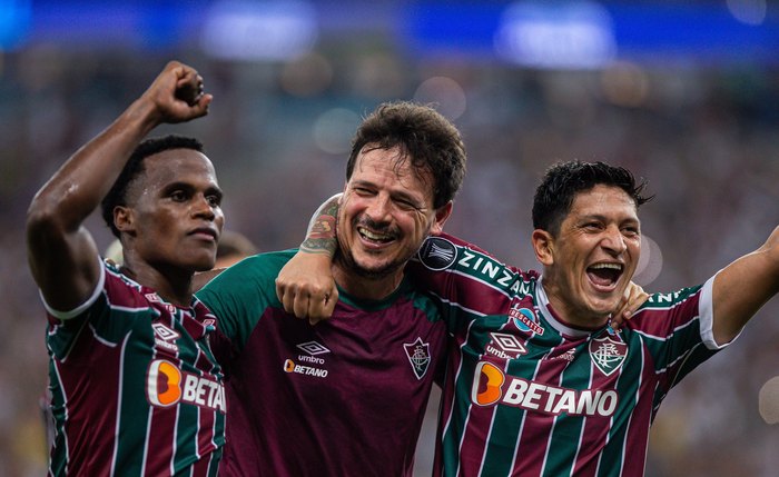 Equipe comandada por Fernando Diniz entra em campo neste domingo
