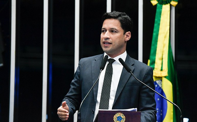 Rodrigo Cunha destaca benefícios de veículos elétricos