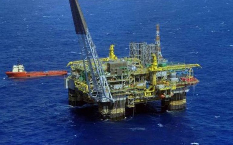Petróleo é negociado abaixo de US$ 0 pela primeira vez na história