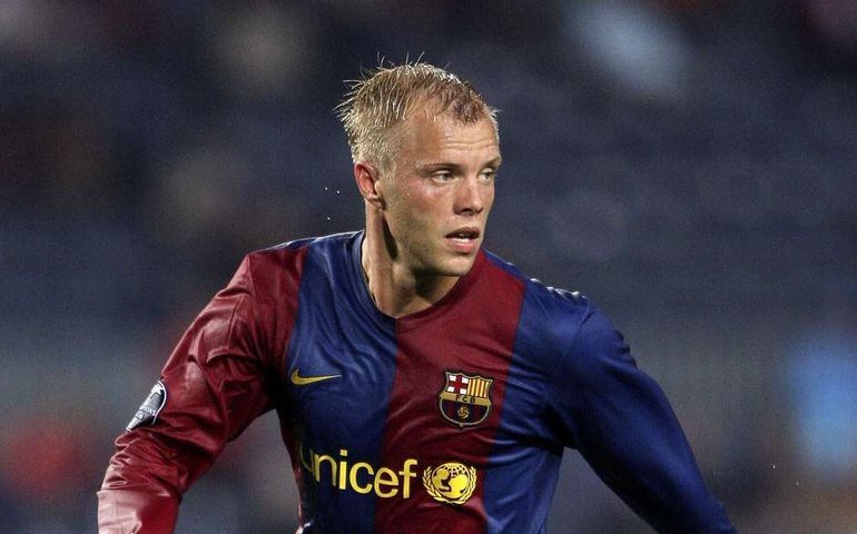 Ex-atacante do Barça se oferece para jogar na Chapecoense