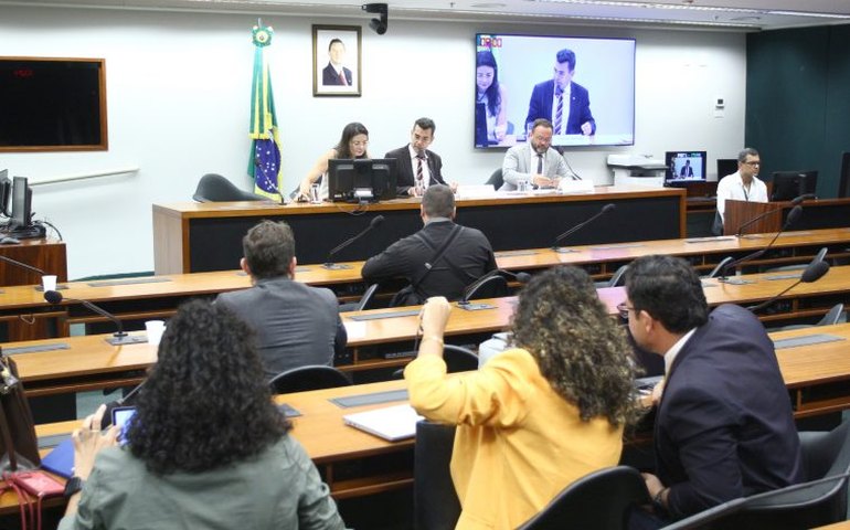 Imposto Seletivo mais alto para cigarros pode reduzir consumo, apontam especialistas
