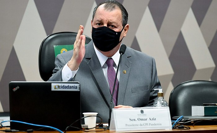Aziz reforçou a insatisfação com o relatório do senador Renan Calheiros