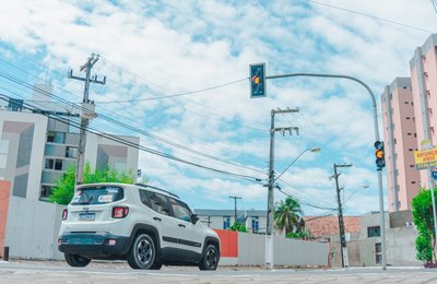 SMTT instala semáforo em cruzamento do Poço para reduzir acidentes