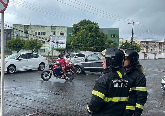 Trânsito é alterado na principal do Santo Eduardo após fiação pegar fogo