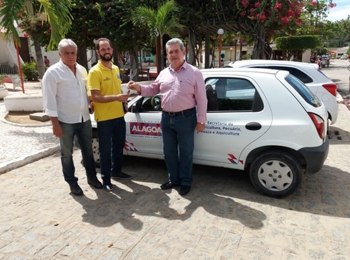 Seagri entrega veículo à coordenação do Programa do Leite da Região Norte