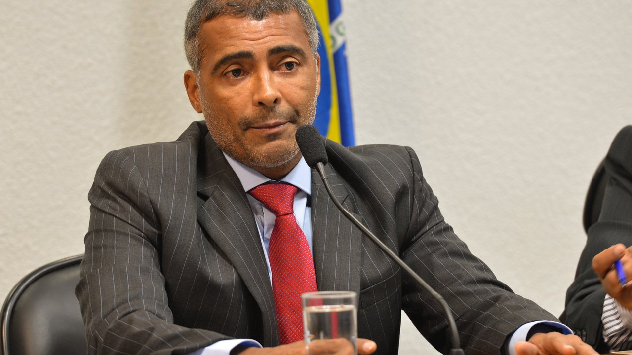 Romário toma passe no América e compara Zagallo a Pelé: 'Mesma importância'