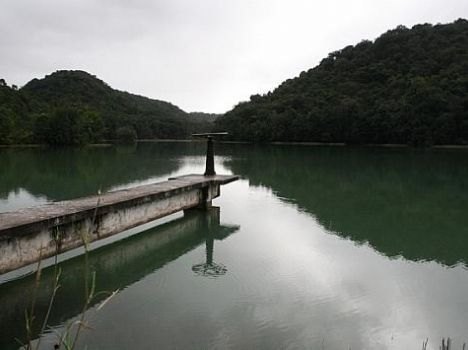 Falta de chuva fez nível da barragem descer