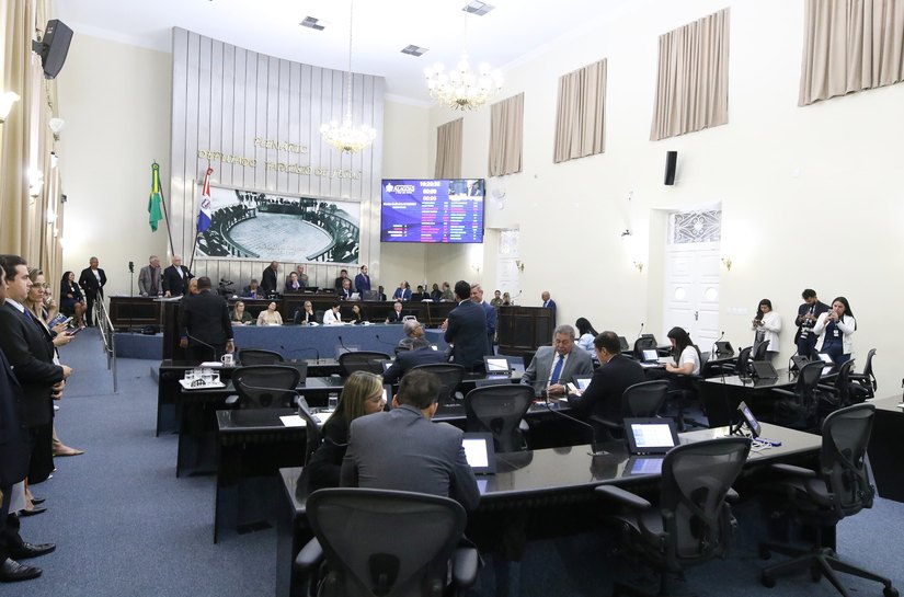 Aprovada, em 1º turno, PEC que modifica percentual de emendas individuais